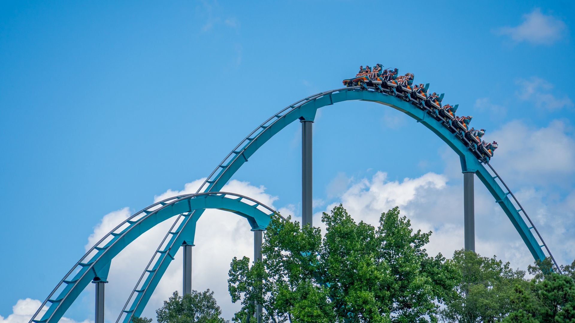 Man Dies After Falling From Goliath Roller Coaster at Six Flags Over Georgia; Park Temporarily Closed