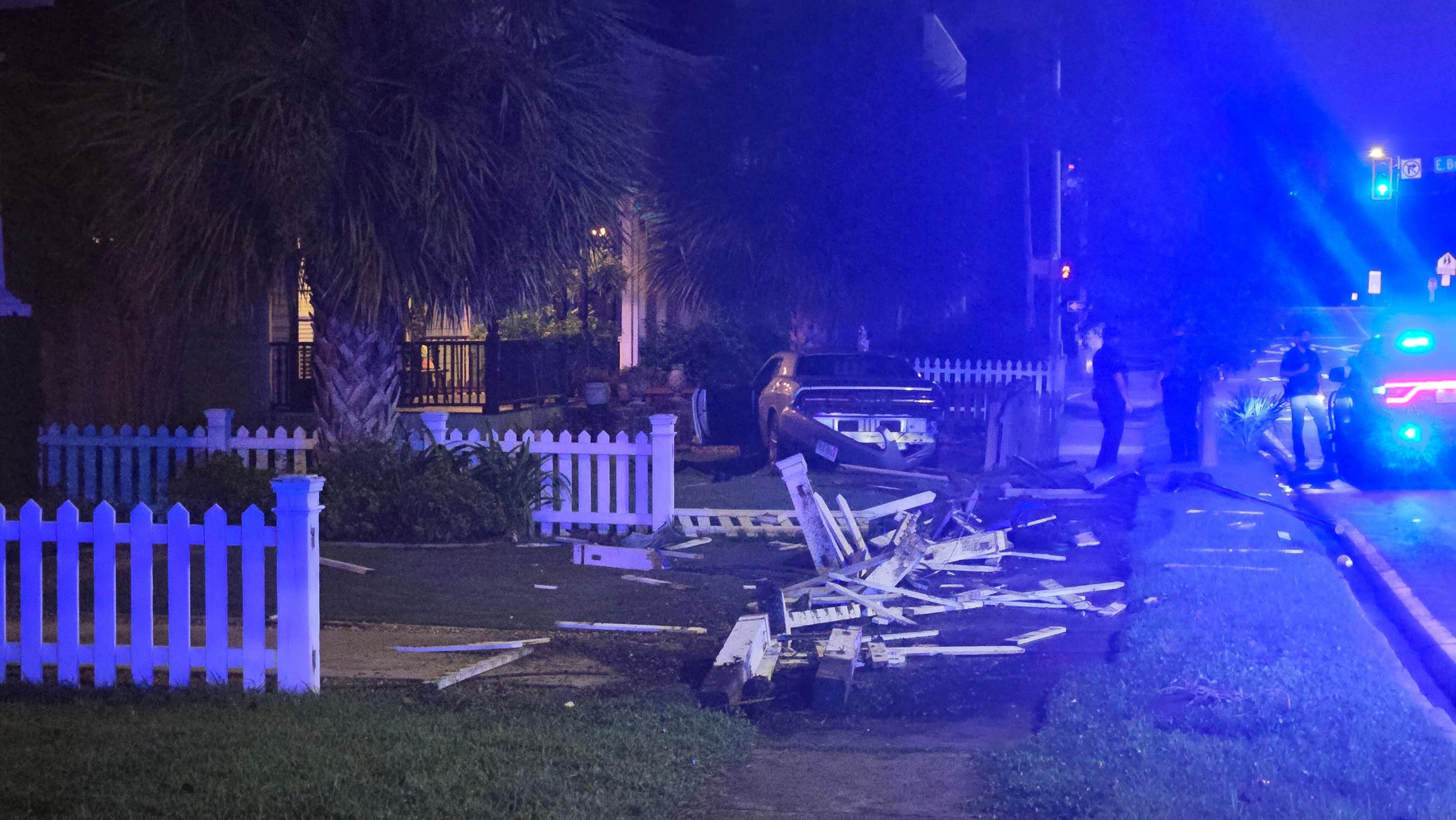 Driver crashes into porch after losing control, Savannah Police say 