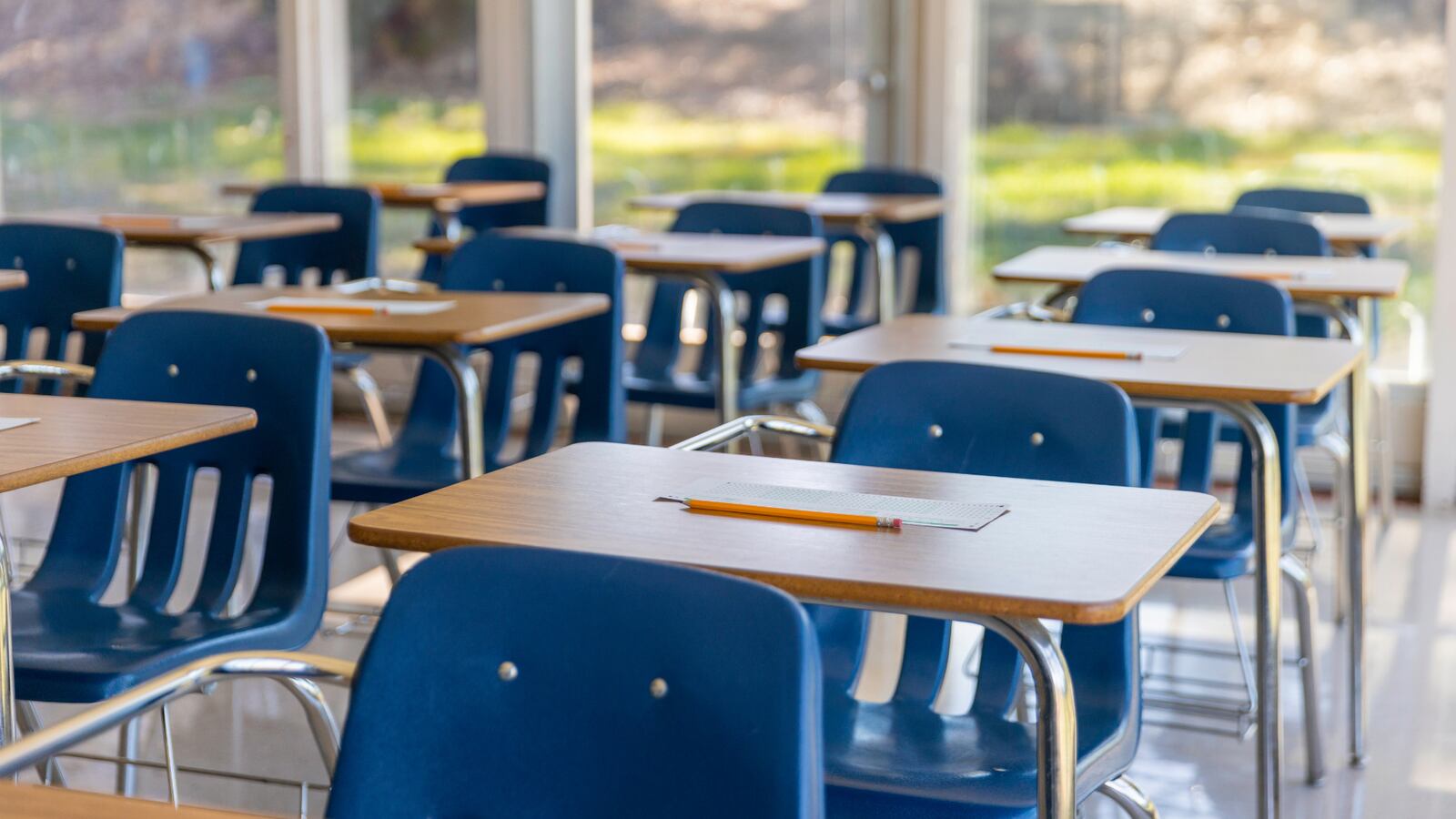 Geography teacher placed on leave after showing students how to use AI ...