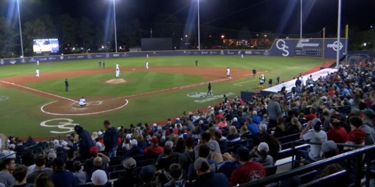 Dawgs down Eagles to open Statesboro series