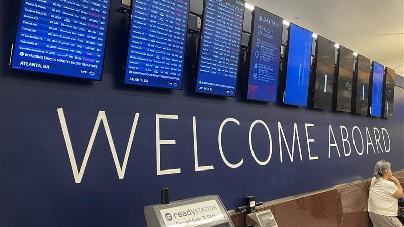 Hartsfield-Jackson Atlanta International Airport Friday morning during a massive computer outage.