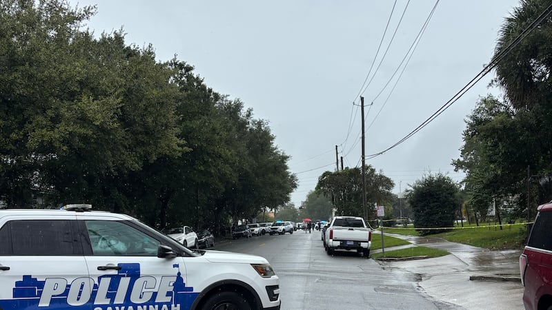 Savannah police responding to 800 block of West Gwinnett Street