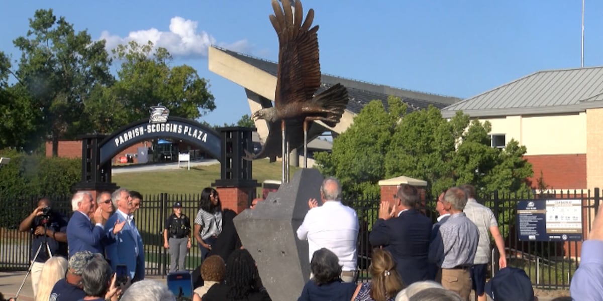 Georgia Southern’s late mascot Freedom honored with special statue