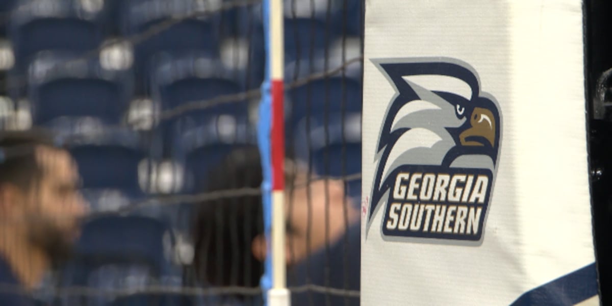 Southern volleyball soars into NIVC tournament, host fourteam
